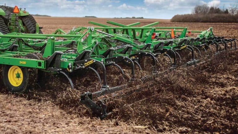 2430 Chisel Plough