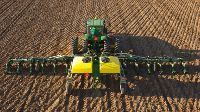 John Deere DR (Deere-Orthman) Planters