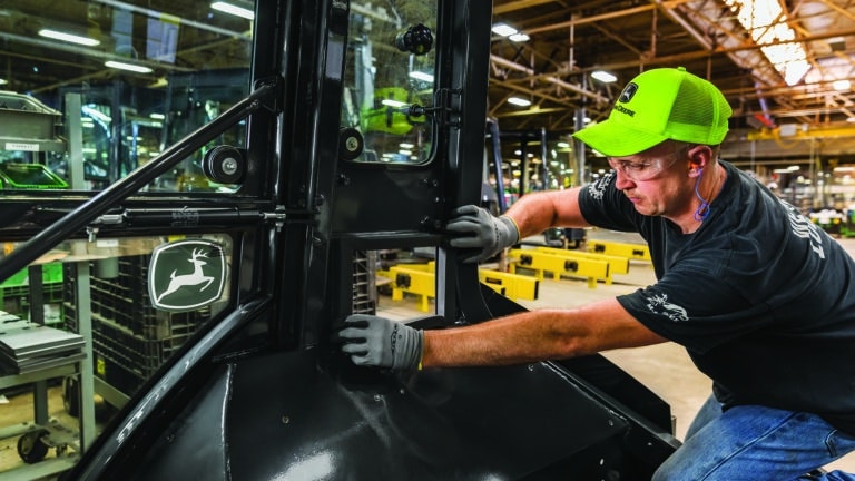 Dubuque Works factory - John Deere Excavators - RDO Equipment
