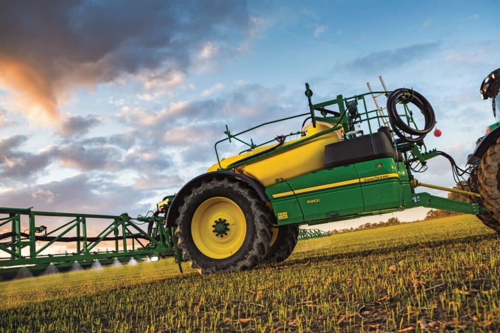 R952i Trailed Sprayer - Carousel Image 1