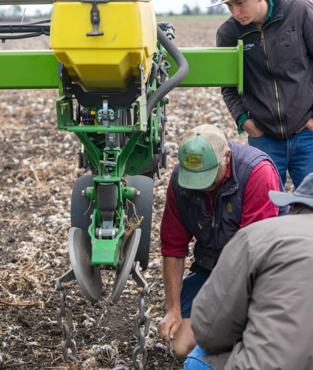 Six young agronomists from Syngenta and Cotton Seed Distributors got stuck into planter setup and seed bed prep as part of the FastStart™ Cotton Program. Shoutout to our VNET Team and planter legend Stephen Frahm for showing them how it’s done.
Skills locked in. Season ready. Let’s grow 🚜💥
#FastStartCotton #CottonFarming #AgLife #YoungAgronomists #Syngenta #CottonSeedDistributors #FarmStrong #Plant2025 #RDOEquipmentAustralia #VNETTeam #StephenFrahm