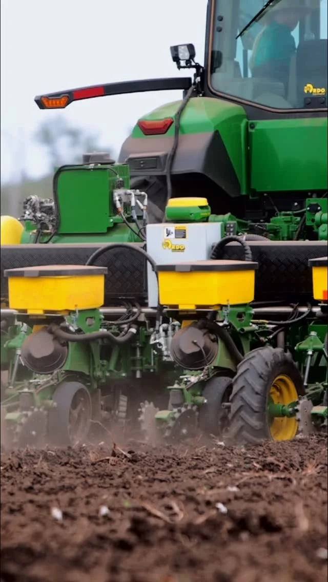 Cotton planting done right🌱the 8R 340 leads the way with precision and power💪