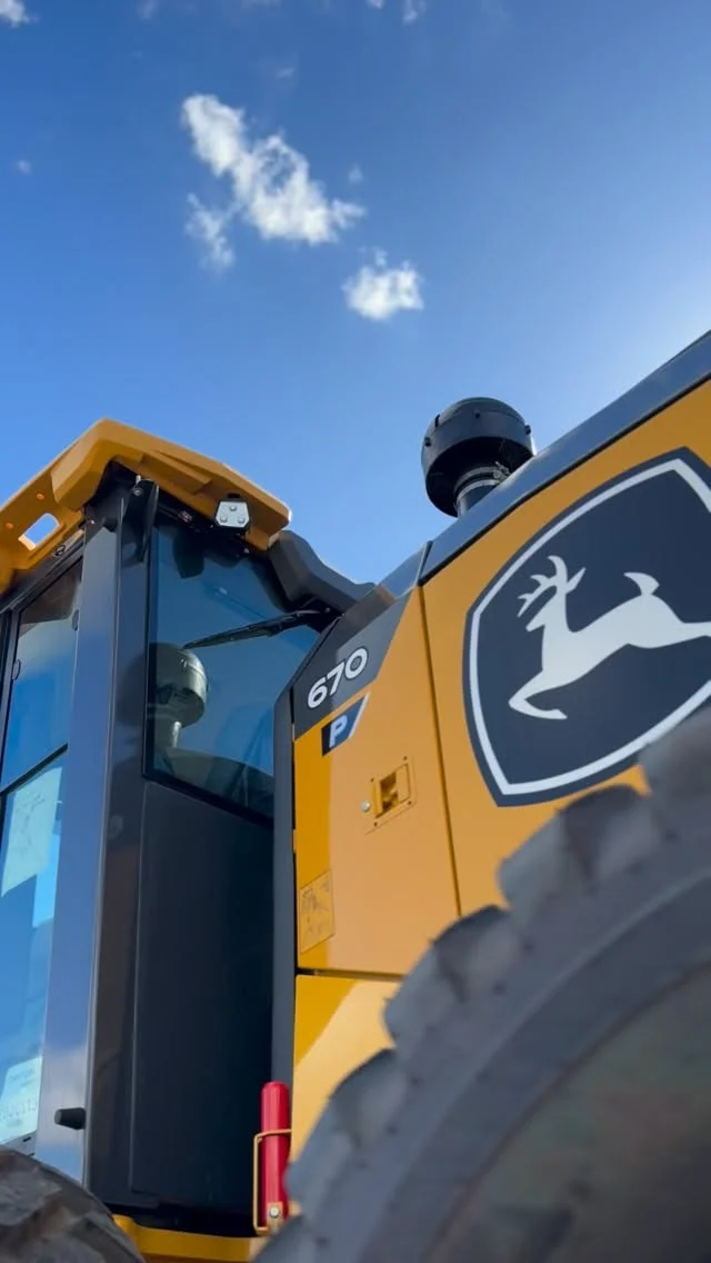 Grade like nothing else😎 John Deere 670 P-Tier out for delivery 🚚