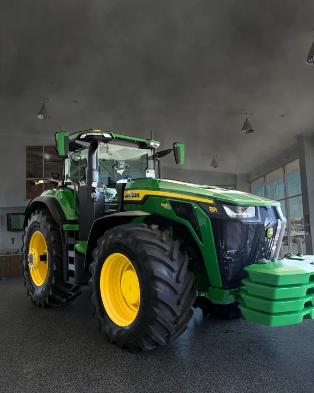 The biggest 8 Series tractor ever built has officially landed in Australia🇦🇺 💪

Meet the all-new John Deere 8R 540. With massive power, industry-leading technology and a commanding presence, this machine is built for operators who demand more from every hour in the field.

And yes... it's BIG.